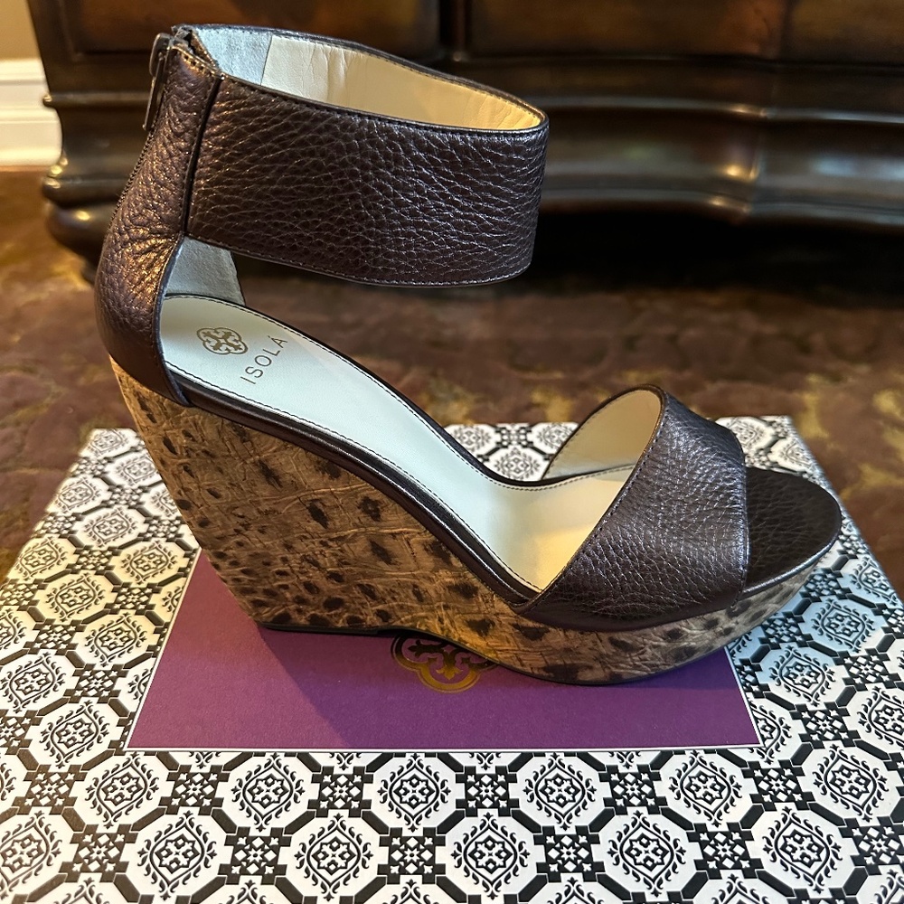 New- Never Used- Isola Oasis Copper Wedge